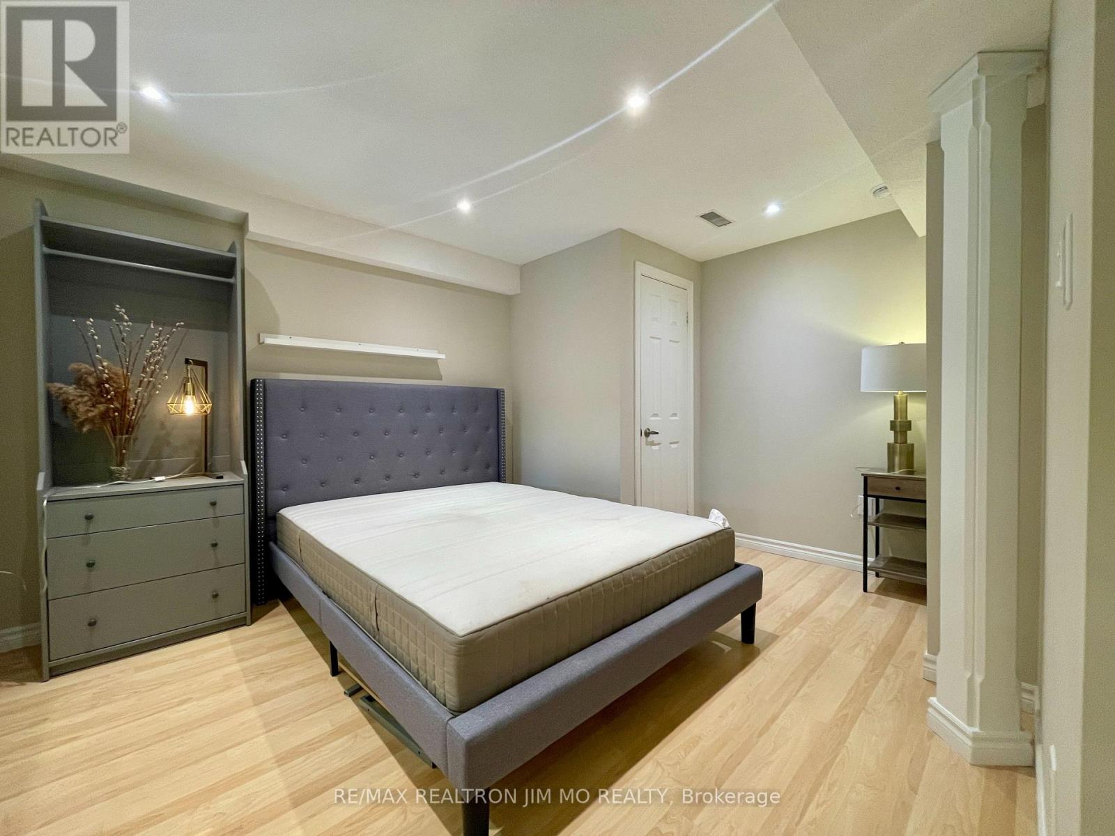 LOWER - 5555 LOCKENGATE COURT, Mississauga (Hurontario), Ontario, L5R3M8 — Photo 11