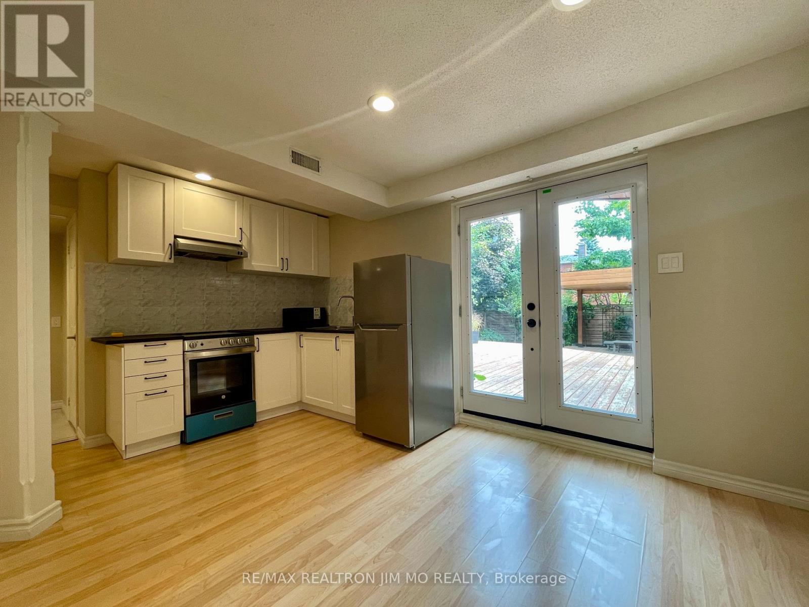 LOWER - 5555 LOCKENGATE COURT, Mississauga (Hurontario), Ontario, L5R3M8 — Photo 4