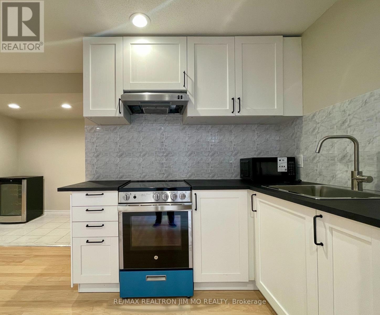 LOWER - 5555 LOCKENGATE COURT, Mississauga (Hurontario), Ontario, L5R3M8 — Photo 7