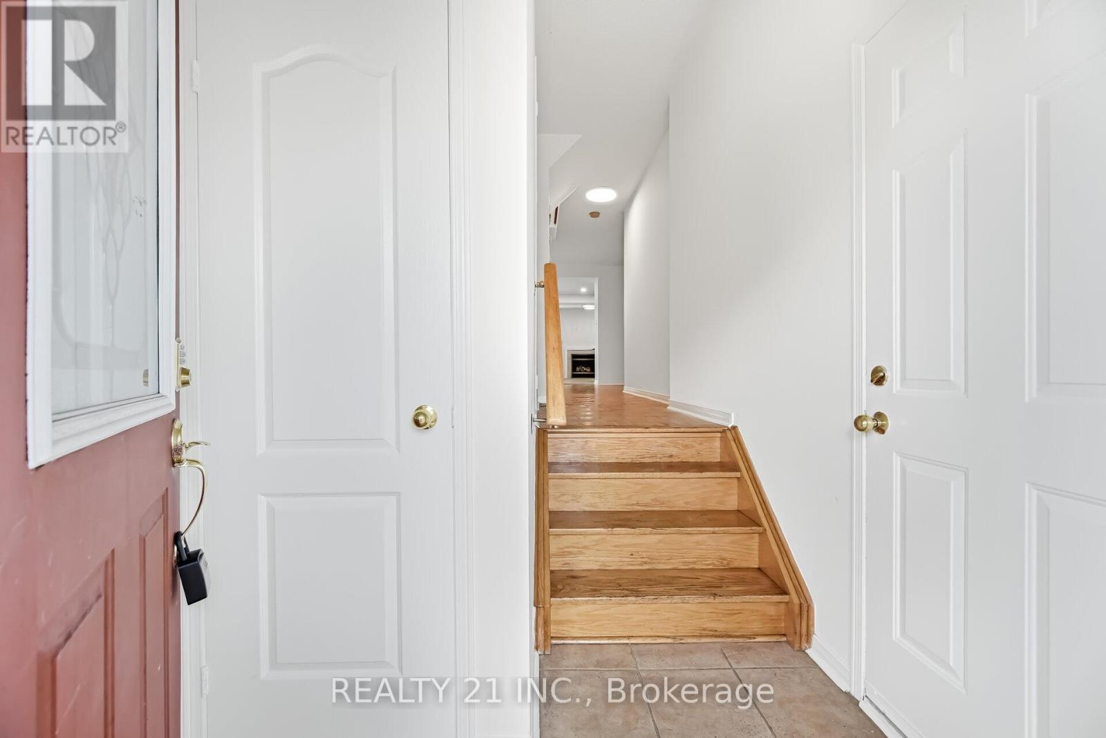 76 SWEET CLOVER CRESCENT, Brampton (Sandringham-Wellington), Ontario, L6R2Z9 — Photo 4