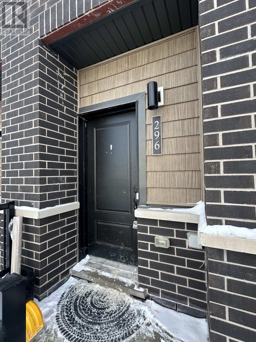 296 ANYOLITE PRIVATE, Ottawa, Ontario, K2J7J3 — Photo 2