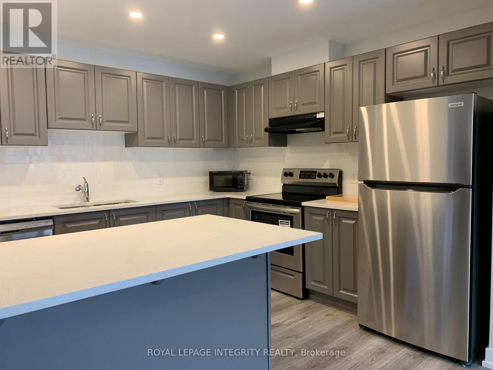 296 ANYOLITE PRIVATE, Ottawa, Ontario, K2J7J3 — Photo 3