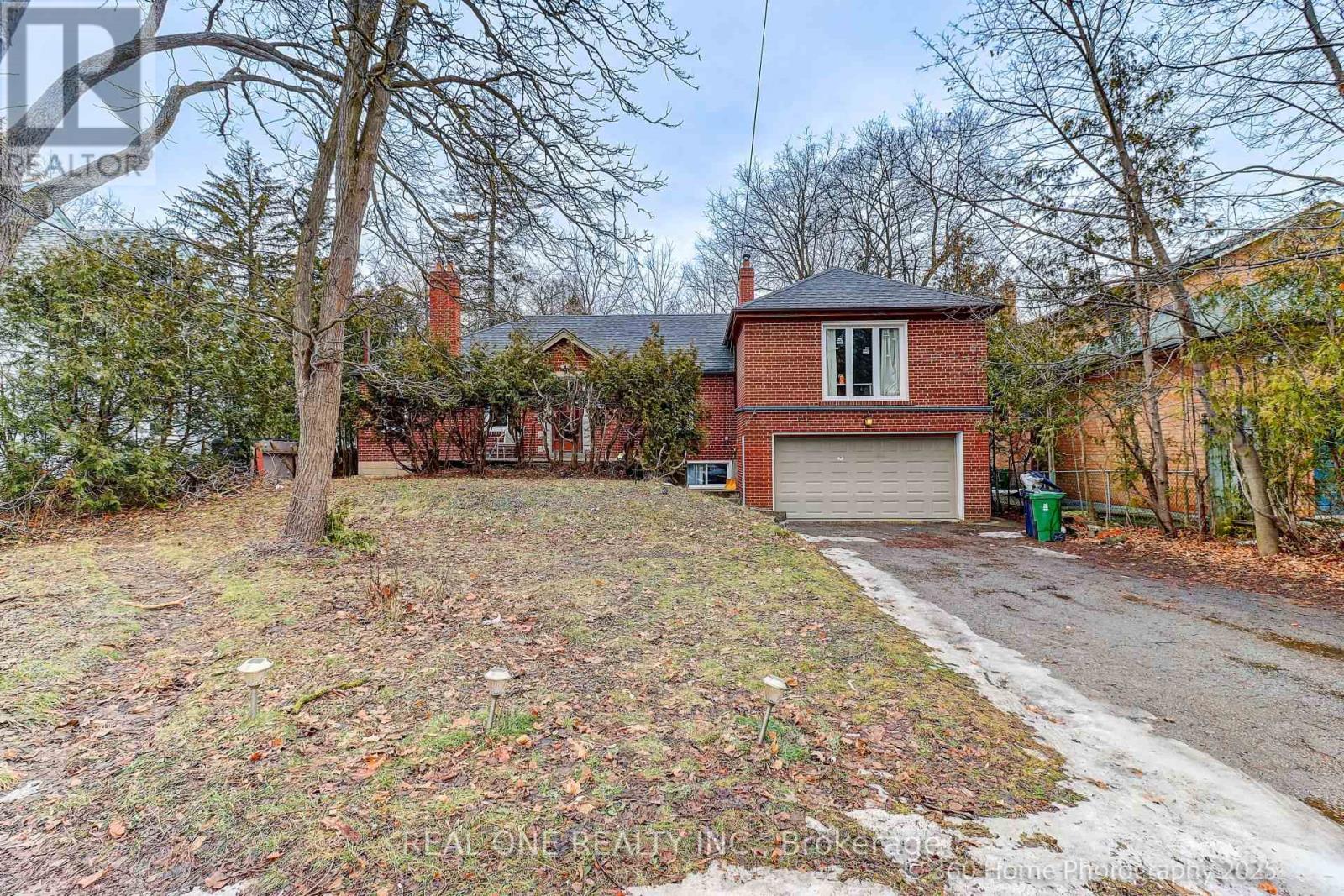 212 CUMMER AVENUE, Toronto (Newtonbrook East), Ontario, M2M2E7 — Photo 2