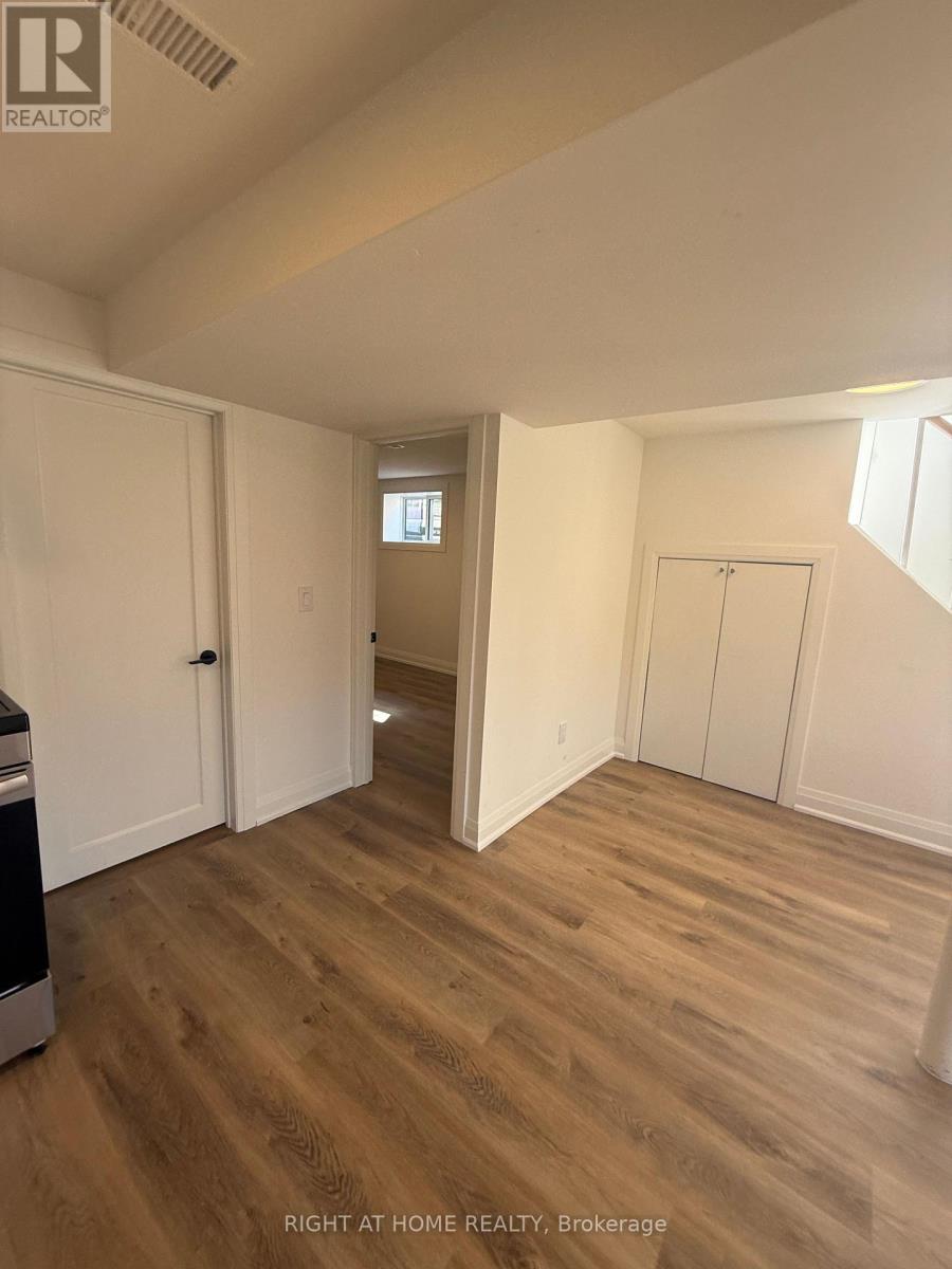 1B - 15 ARROWSMITH AVENUE, Toronto (Brookhaven-Amesbury), Ontario, M6M2W8 — Photo 12