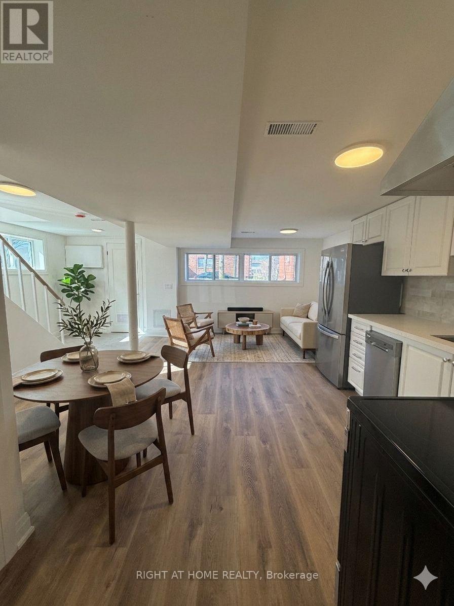 1B - 15 ARROWSMITH AVENUE, Toronto (Brookhaven-Amesbury), Ontario, M6M2W8 — Photo 9