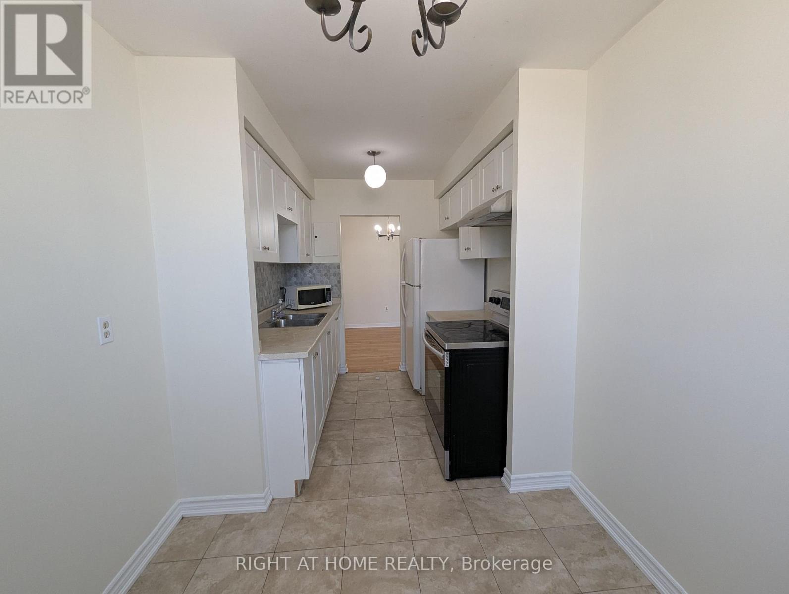 708 - 1615 BLOOR STREET N, Mississauga (Applewood), Ontario, L4X1S2 — Photo 8