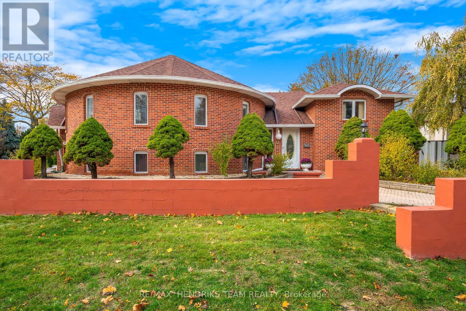 85 WESTGATE PARK DRIVE, St. Catharines (Lakeshore), Ontario, L2N5X1 — Photo 2