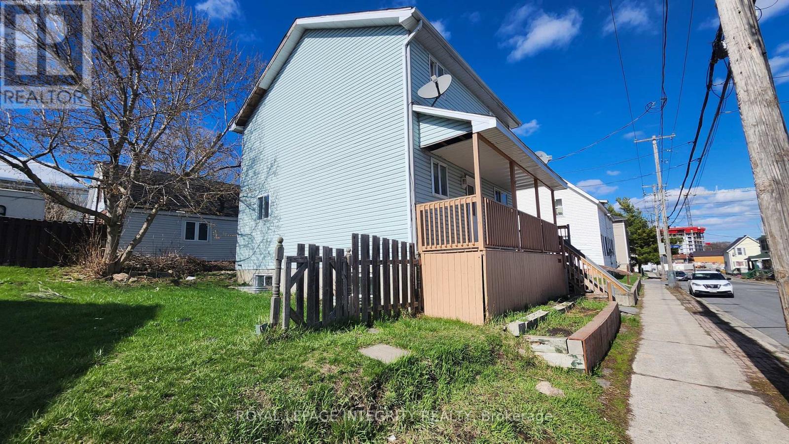 208 PRINCE ALBERT STREET, Cornwall, Ontario, K6H1J7 — Photo 3