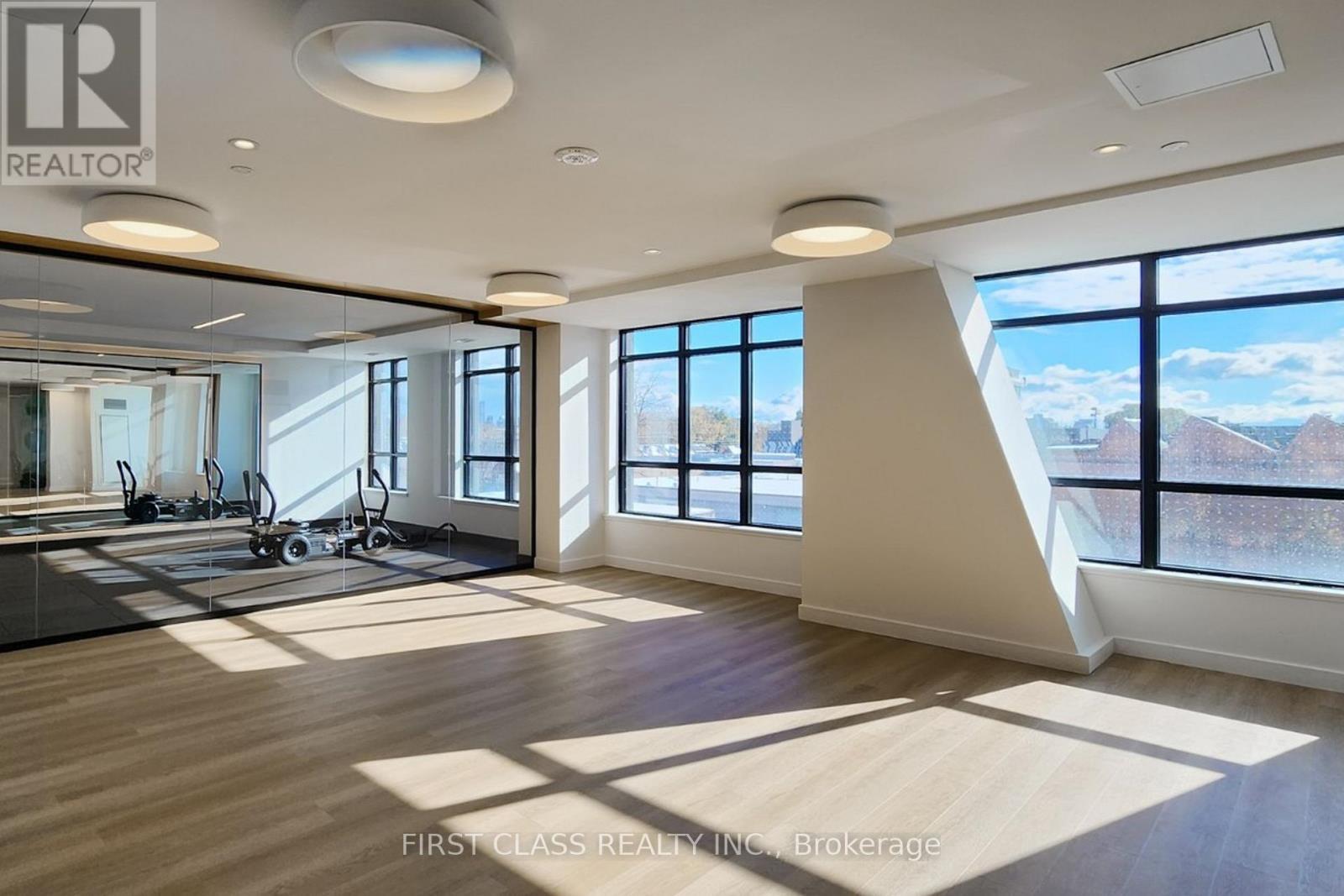 1604 - 181 STERLING ROAD, Toronto (Dufferin Grove), Ontario, M6R2B2 — Photo 24