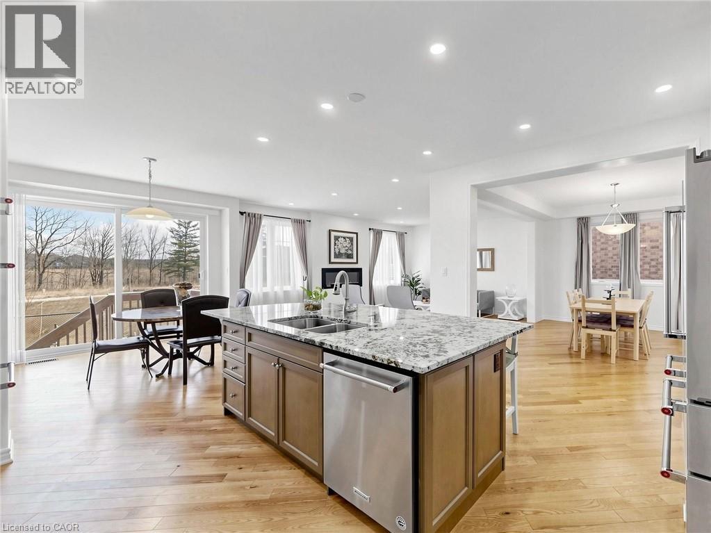 1229 SWEETFERN Crescent, Milton, Ontario, L9E1L9 — Photo 12