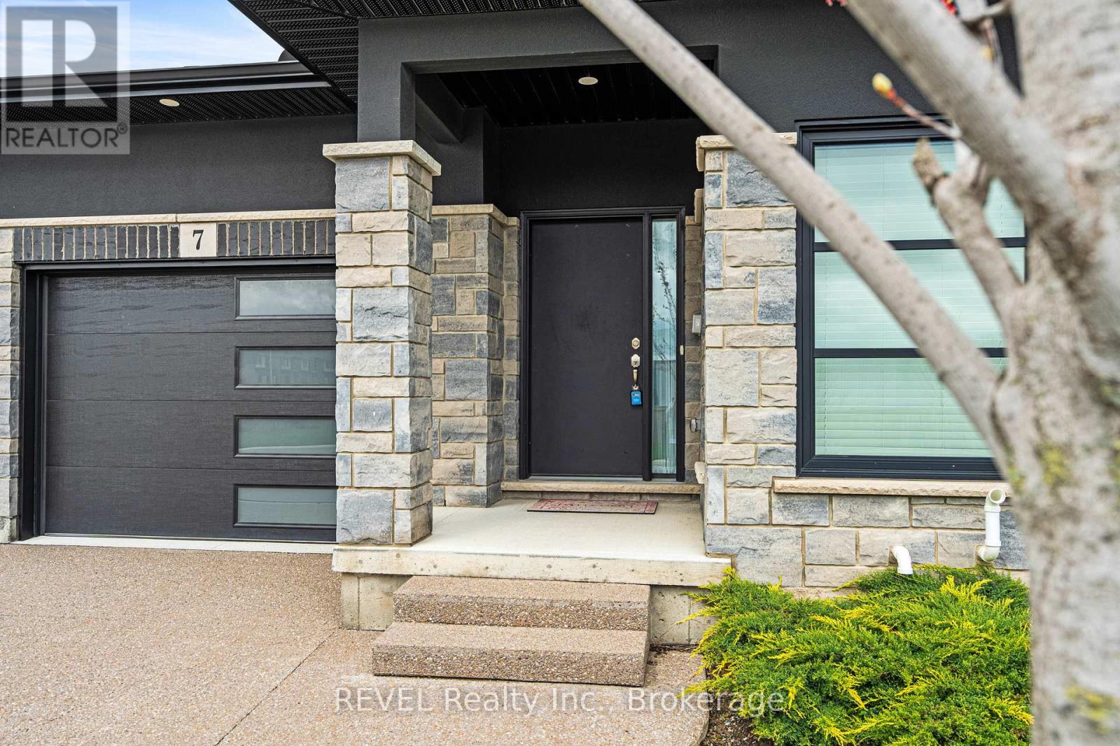 7 - 7138 PARSA STREET E, Niagara Falls (Brown), Ontario, L2H3W1 — Photo 3