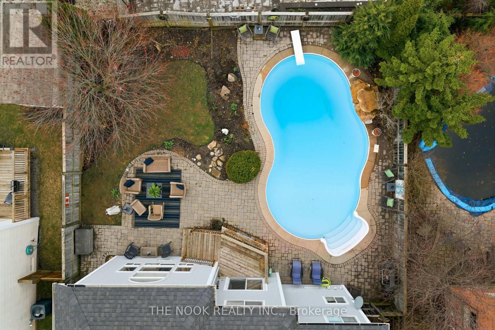 22 SELKIRK DRIVE, Whitby (Brooklin), Ontario, L1M2E6 — Photo 2