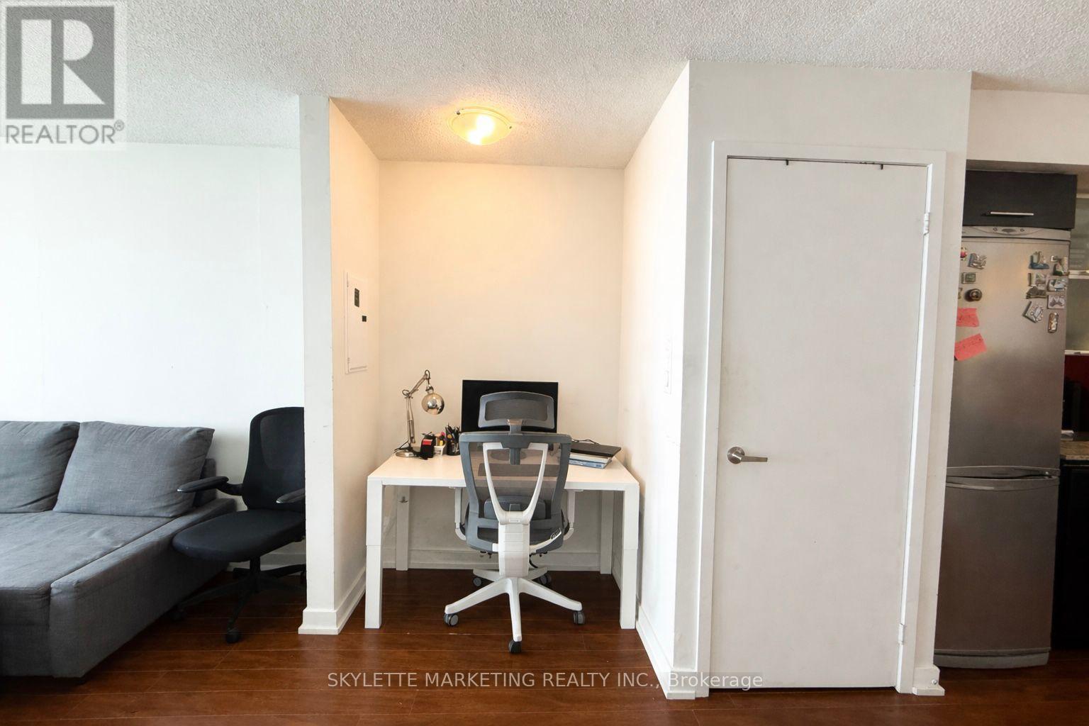 505 - 8 TELEGRAM MEWS, Toronto (Waterfront Communities), Ontario, M5V3Z5 — Photo 3