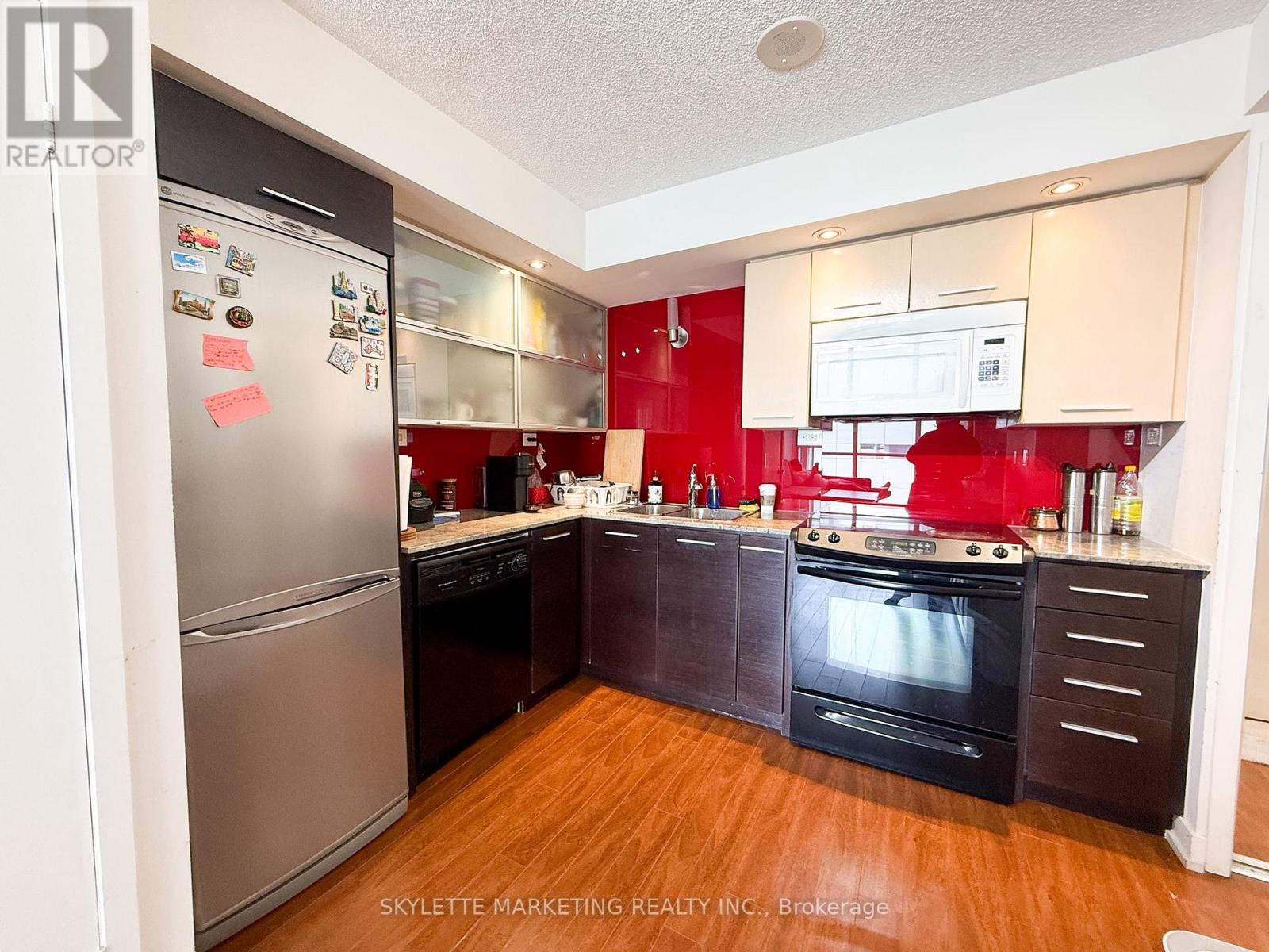 505 - 8 TELEGRAM MEWS, Toronto (Waterfront Communities), Ontario, M5V3Z5 — Photo 6