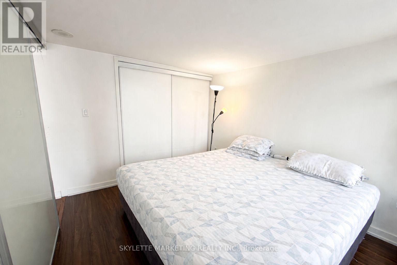 505 - 8 TELEGRAM MEWS, Toronto (Waterfront Communities), Ontario, M5V3Z5 — Photo 8
