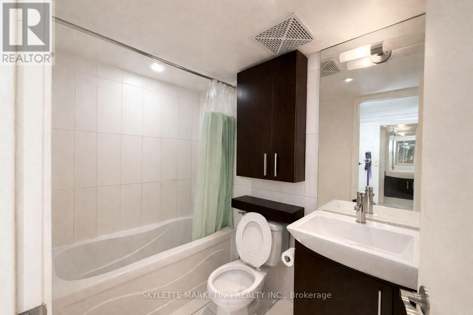 505 - 8 TELEGRAM MEWS, Toronto (Waterfront Communities), Ontario, M5V3Z5 — Photo 9