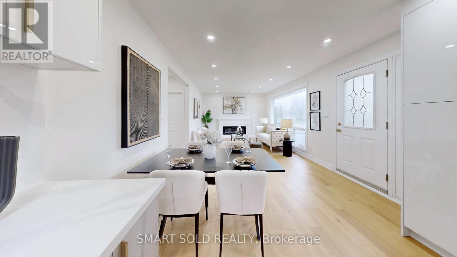 439 FERNLEIGH CIRCLE N, Richmond Hill (Crosby), Ontario, L4C1E5 — Photo 9