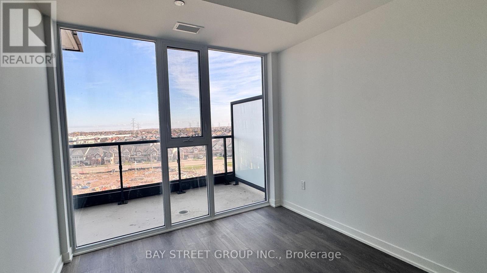 D711 - 4878 POWERS COMMON, Burlington (Alton), Ontario, L7M2B4 — Photo 13