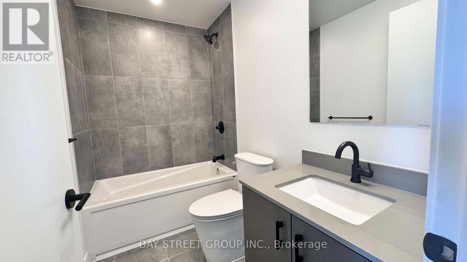 D711 - 4878 POWERS COMMON, Burlington (Alton), Ontario, L7M2B4 — Photo 15