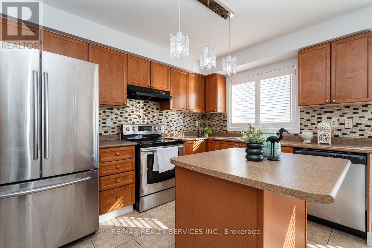 67 DECKER HOLLOW CIRCLE, Brampton (Credit Valley), Ontario, L6X0L5 — Photo 18