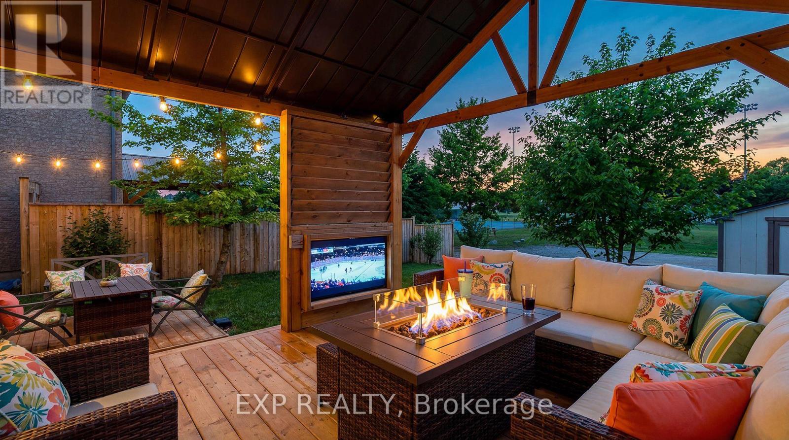 18 STARLIGHT AVENUE, Woolwich, Ontario, N0B1M0 — Photo 3