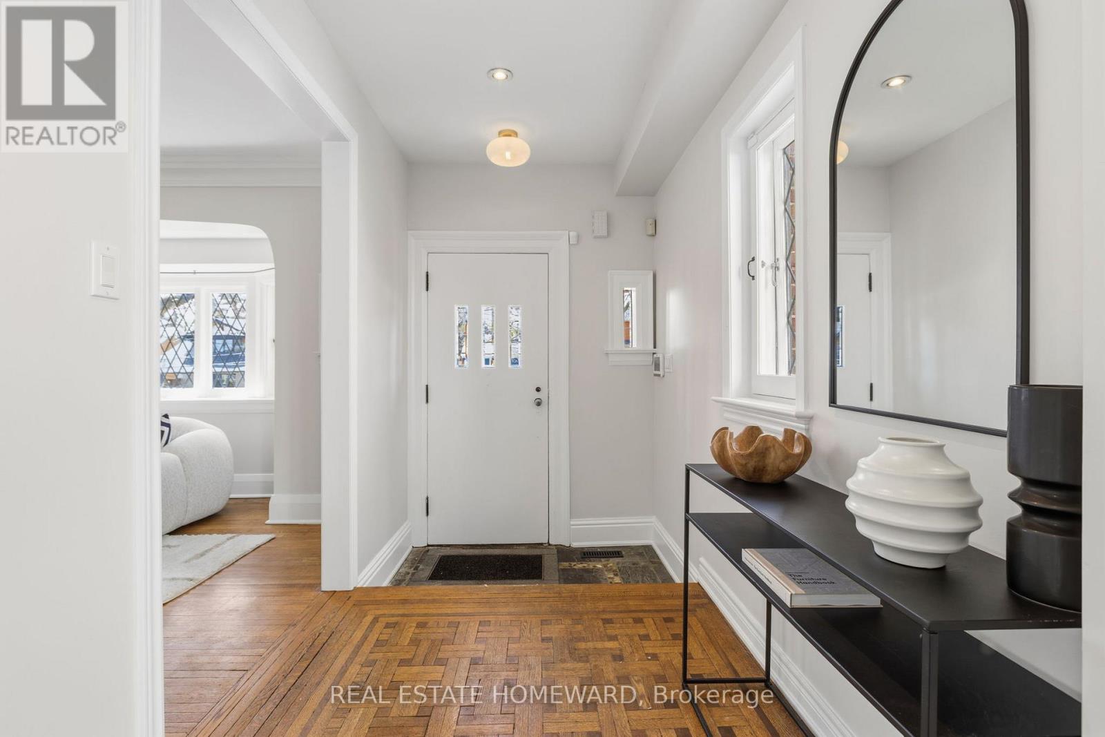 57 FALLINGBROOK ROAD, Toronto (Birchcliffe-Cliffside), Ontario, M1N2T5 — Photo 3