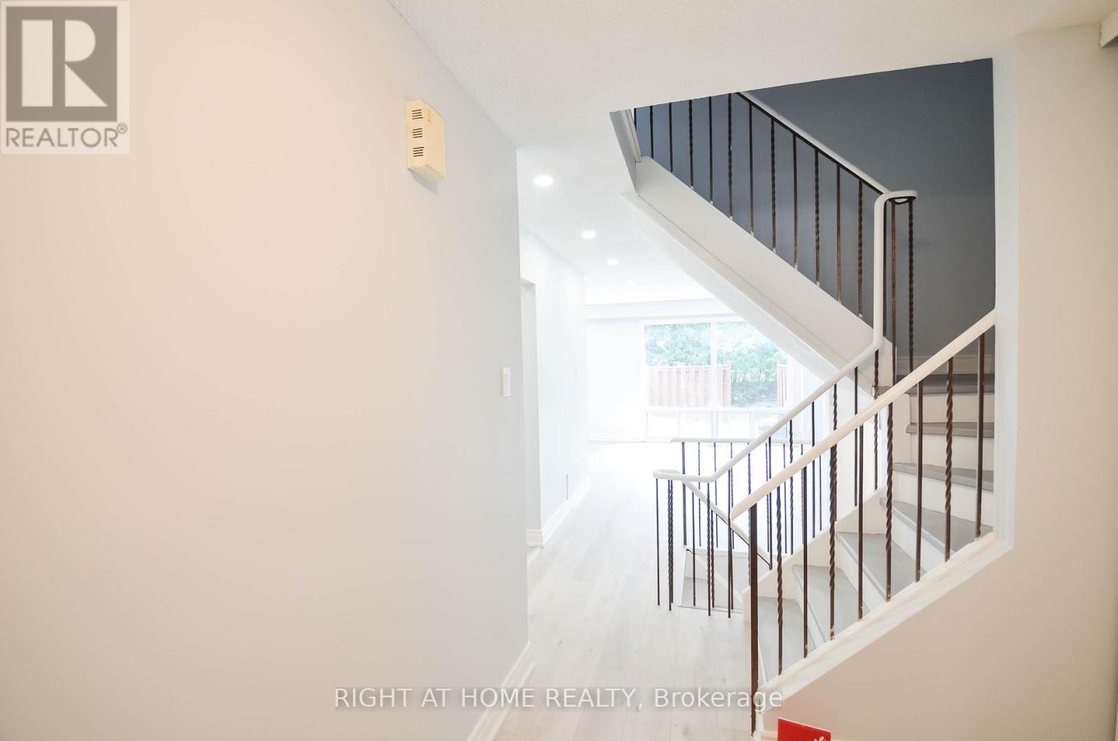 64 - 30 CHICHESTER PLACE, Toronto (L'Amoreaux), Ontario, M1T3S5 — Photo 2