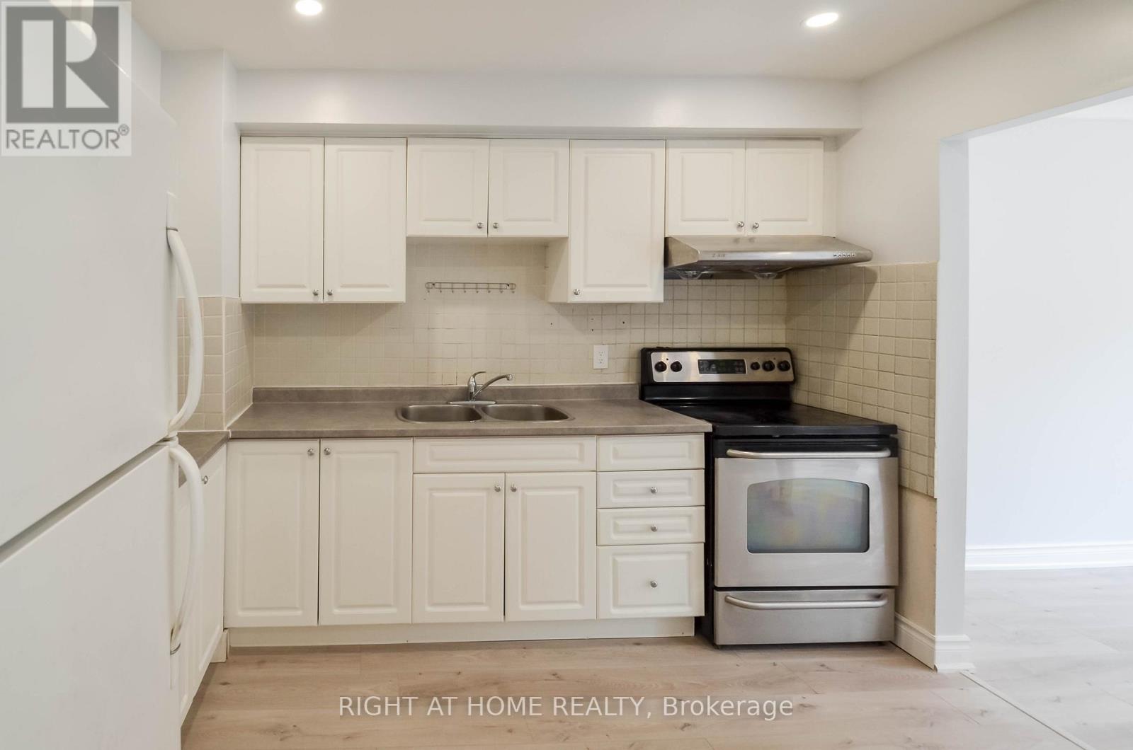 64 - 30 CHICHESTER PLACE, Toronto (L'Amoreaux), Ontario, M1T3S5 — Photo 4