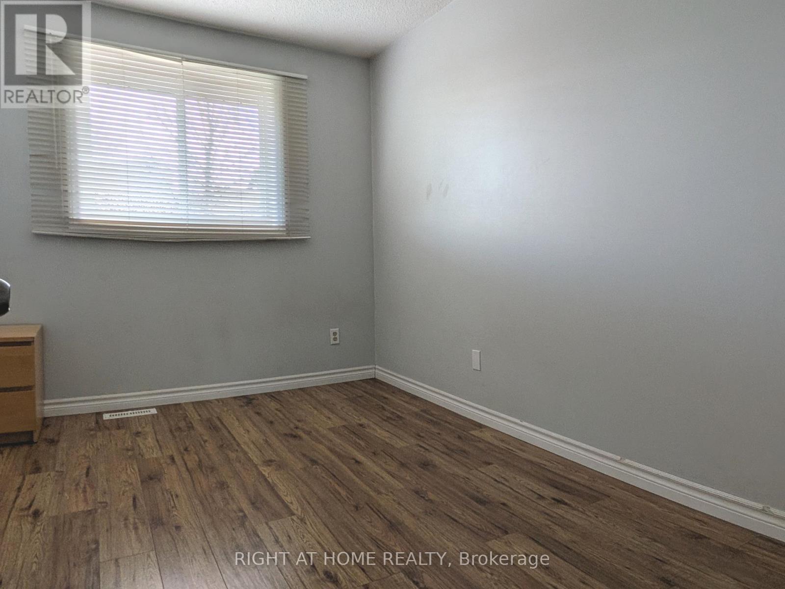 113 SOUTHWOOD DRIVE, Kitchener, Ontario, N2E2J1 — Photo 4