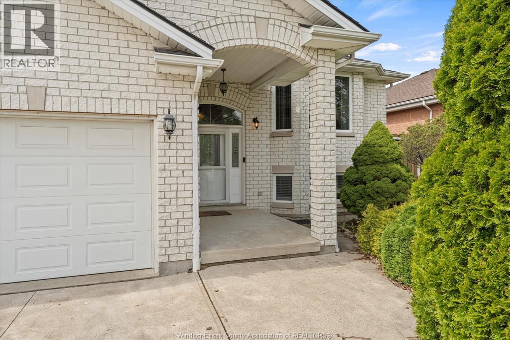 1751 RANKIN, Windsor, Ontario, N9B3W3 — Photo 5