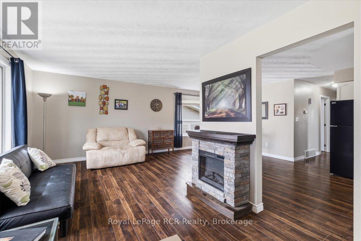 557 2ND A STREET, Hanover, Ontario, N4N3P6 — Photo 8