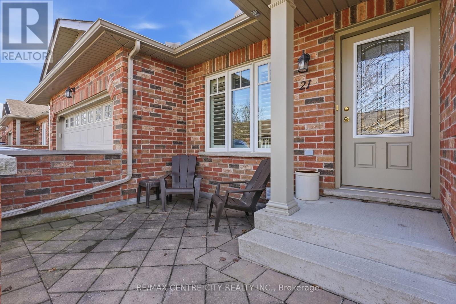 21 - 121 MEADOWCREEK DRIVE, Middlesex Centre (Ilderton), Ontario, N0M2A0 — Photo 2