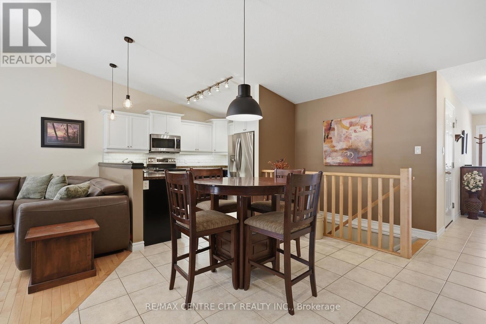 21 - 121 MEADOWCREEK DRIVE, Middlesex Centre (Ilderton), Ontario, N0M2A0 — Photo 7