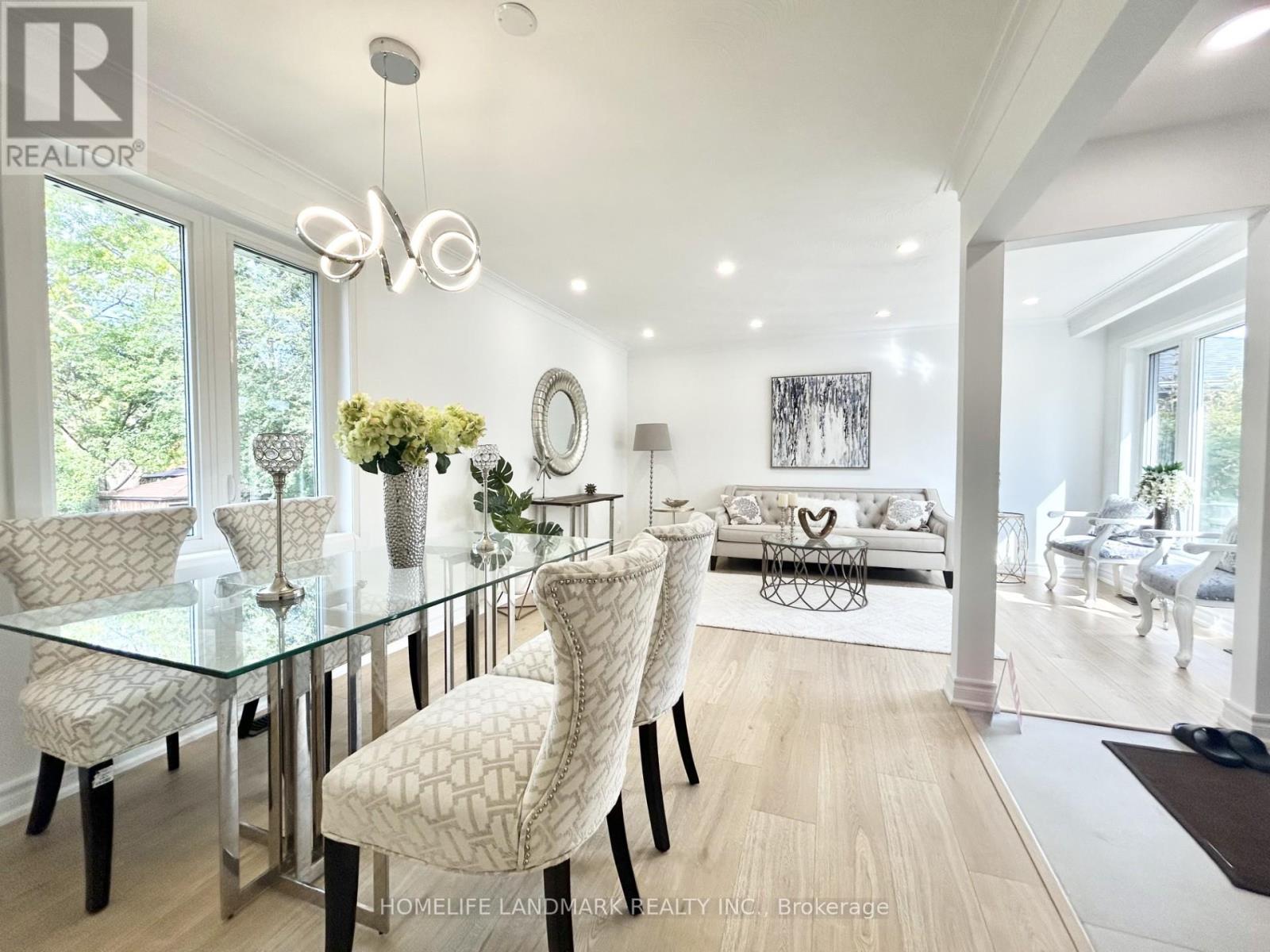 323 ELMWOOD AVENUE, Richmond Hill (Harding), Ontario, L4C1L7 — Photo 2