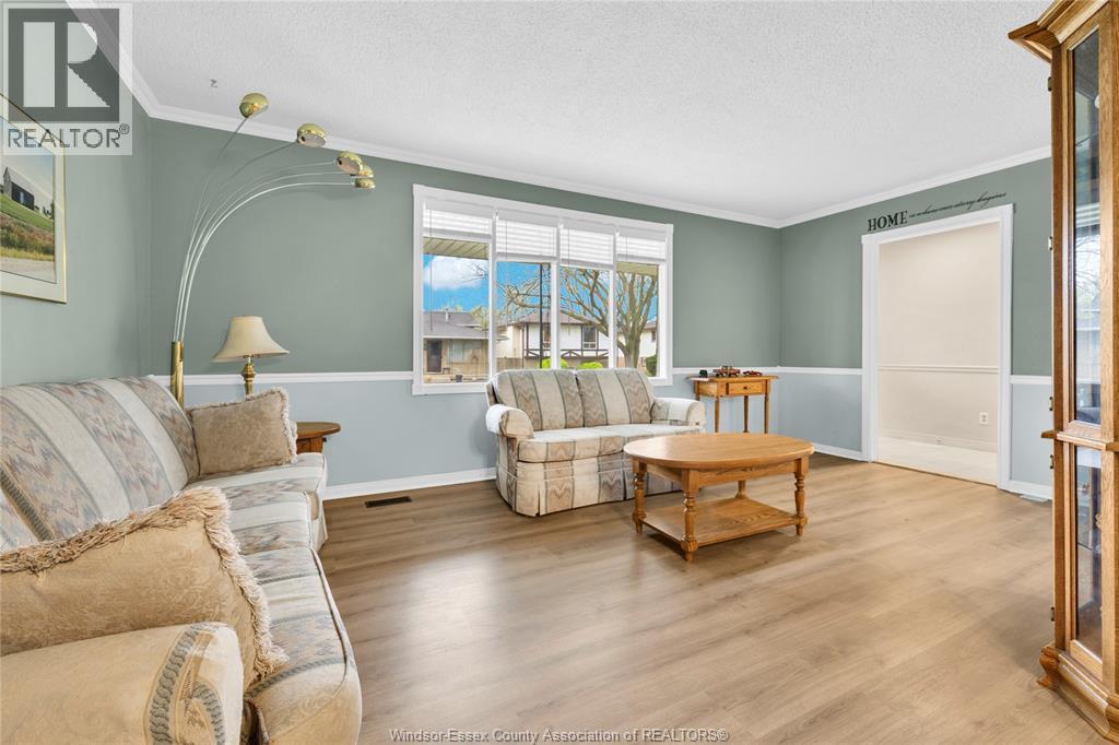 1616 Courtland, Windsor, Ontario, N8T3K6 — Photo 2