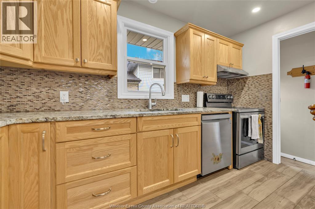 1616 Courtland, Windsor, Ontario, N8T3K6 — Photo 4