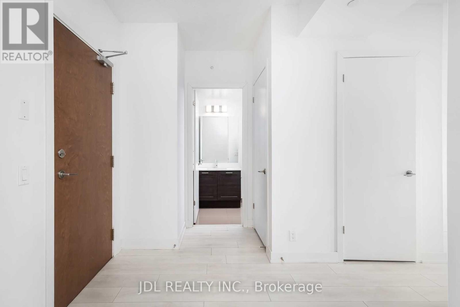 3702 - 2212 LAKE SHORE BOULEVARD W, Toronto (Mimico), Ontario, M8V0C2 — Photo 3