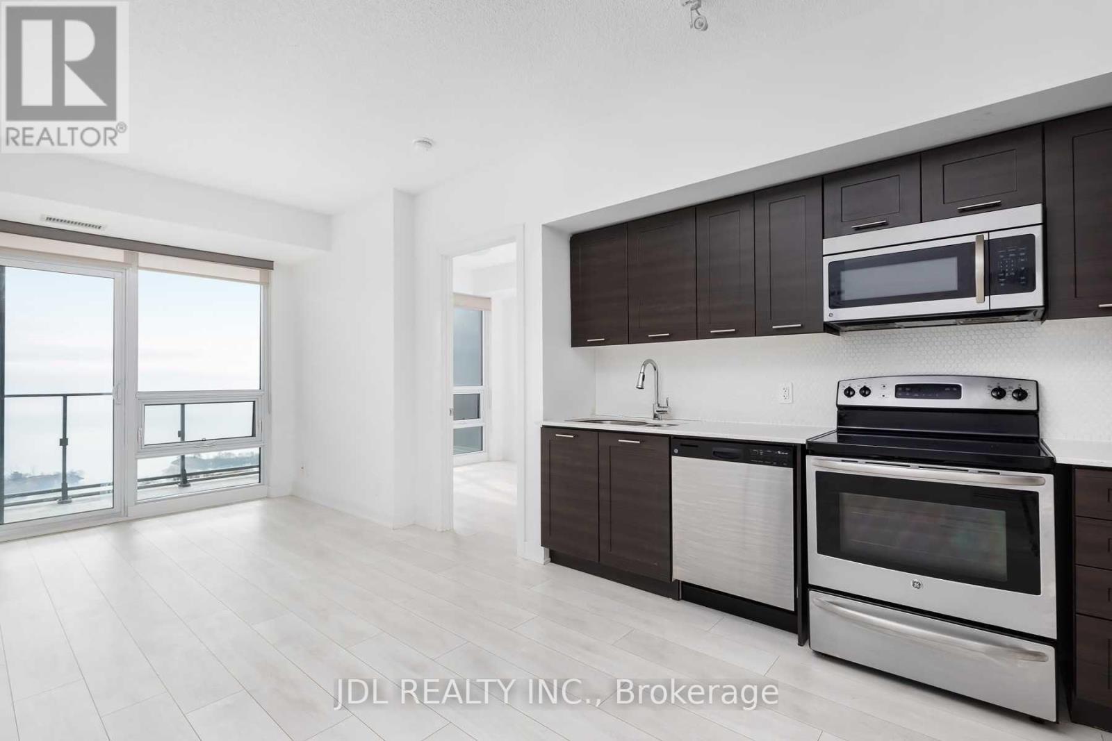 3702 - 2212 LAKE SHORE BOULEVARD W, Toronto (Mimico), Ontario, M8V0C2 — Photo 6