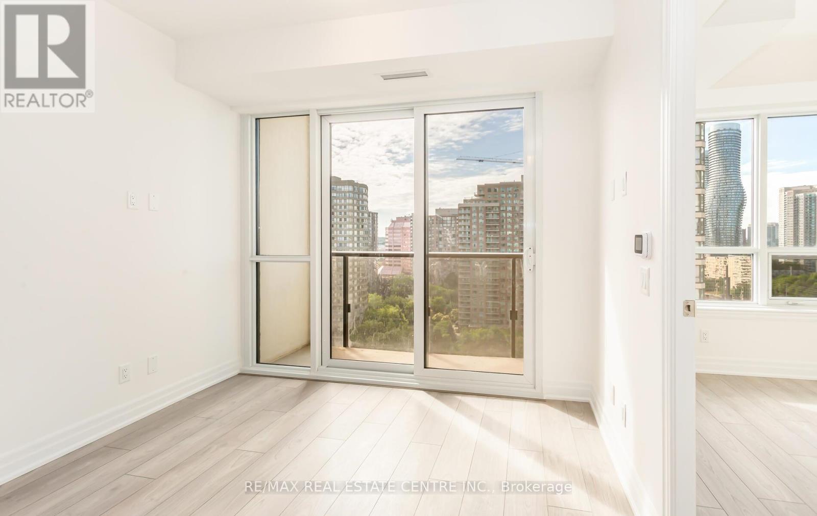 1610 - 36 ELM DRIVE W, Mississauga (City Centre), Ontario, L5B1L9 — Photo 11