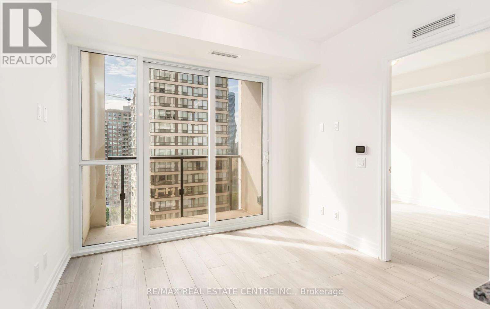 1610 - 36 ELM DRIVE W, Mississauga (City Centre), Ontario, L5B1L9 — Photo 12