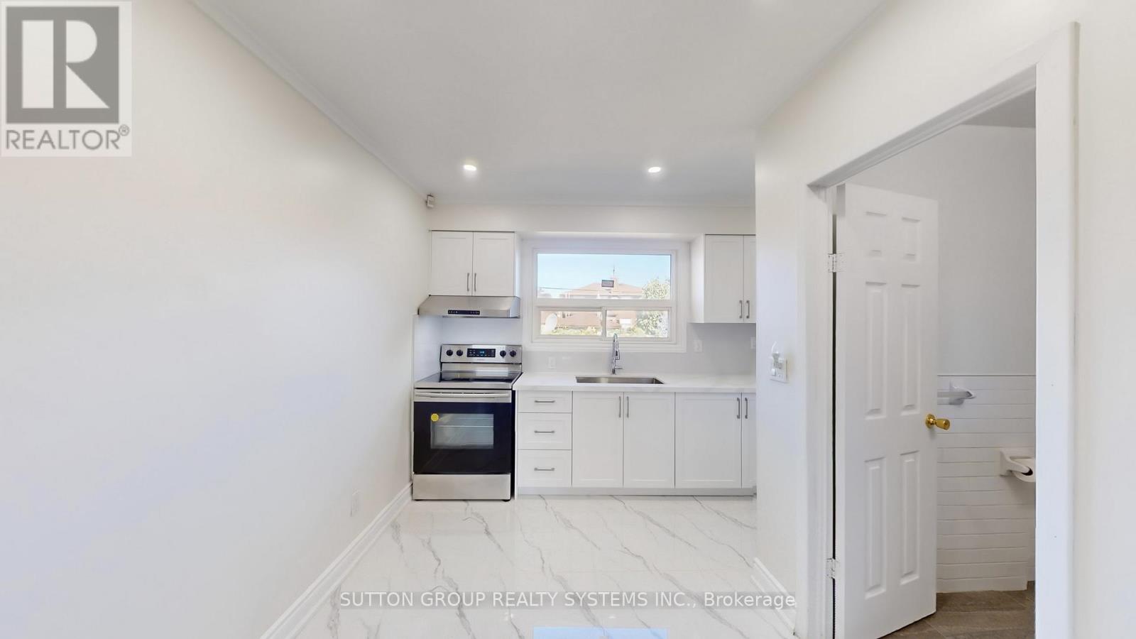 128 NORTHLAND AVENUE, Toronto (Rockcliffe-Smythe), Ontario, M6N2E2 — Photo 8