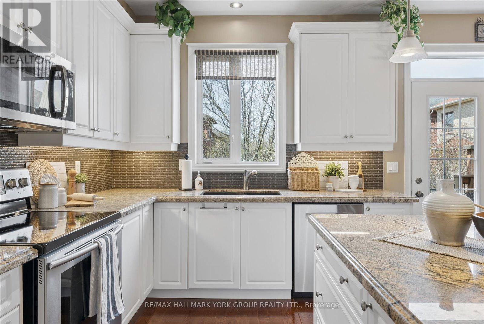 202 DUSKYWING WAY, Oakville (BR Bronte), Ontario, L6L6X4 — Photo 9