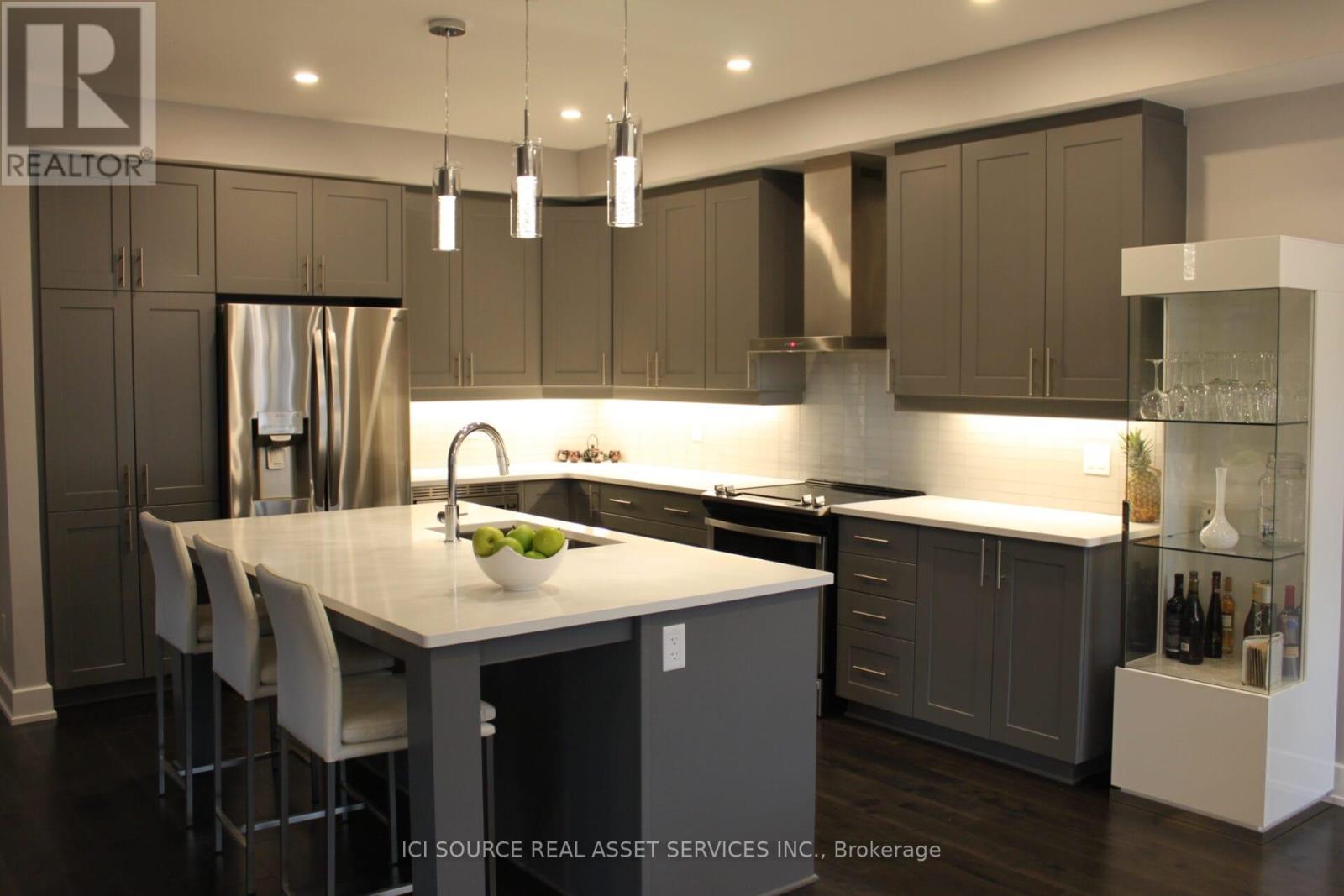 333 LYSANDER PLACE, Ottawa, Ontario, K1K3X8 — Photo 2
