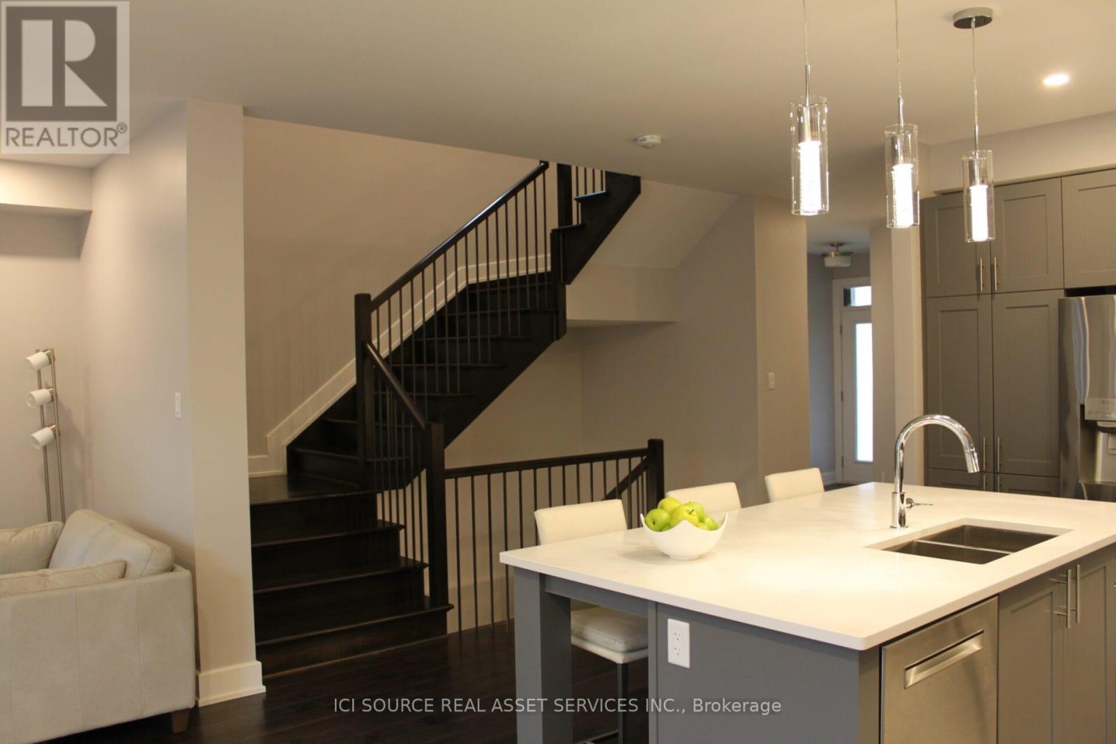 333 LYSANDER PLACE, Ottawa, Ontario, K1K3X8 — Photo 4