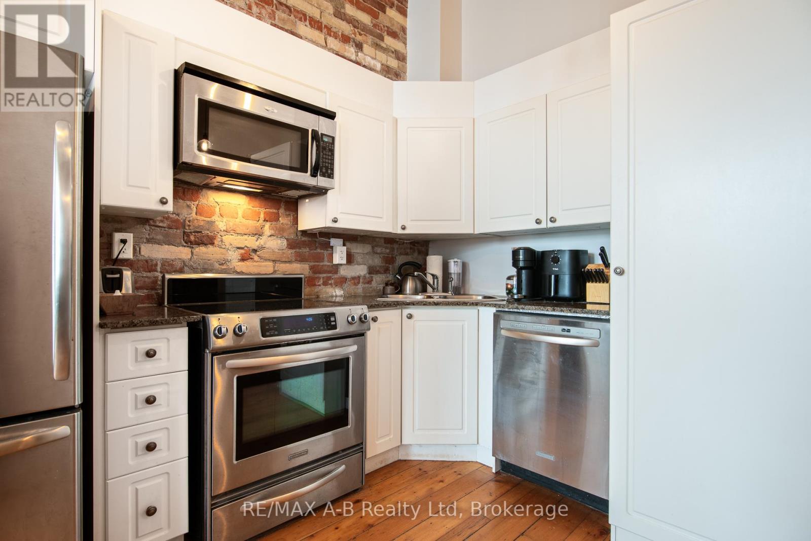 #201 - 66 WELLINGTON STREET, Stratford, Ontario, N5A2L2 — Photo 3