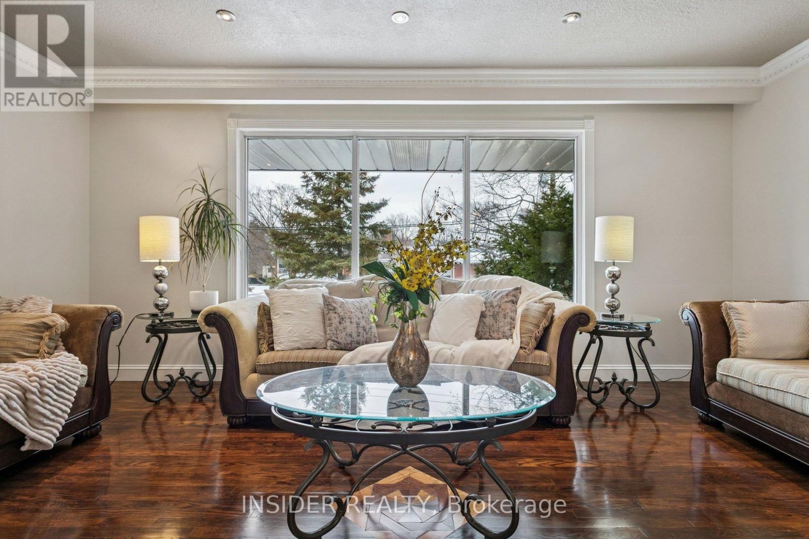 2078 STANFIELD ROAD, Mississauga (Lakeview), Ontario, L4Y1R5 — Photo 2