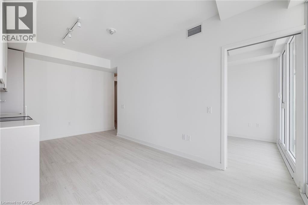 3883 QUARTZ Road Unit# 3912, Mississauga, Ontario, L5B0M4 — Photo 4