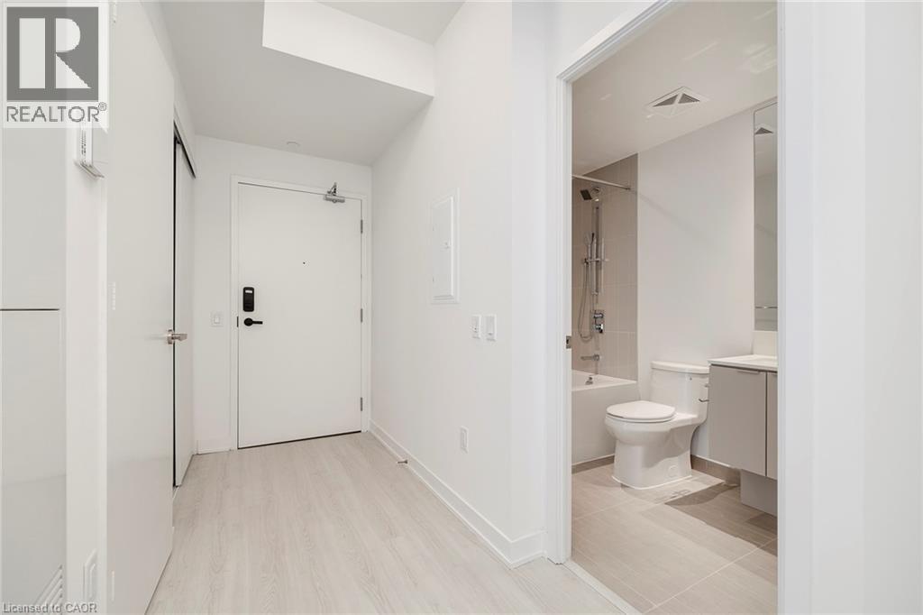 3883 QUARTZ Road Unit# 3912, Mississauga, Ontario, L5B0M4 — Photo 7