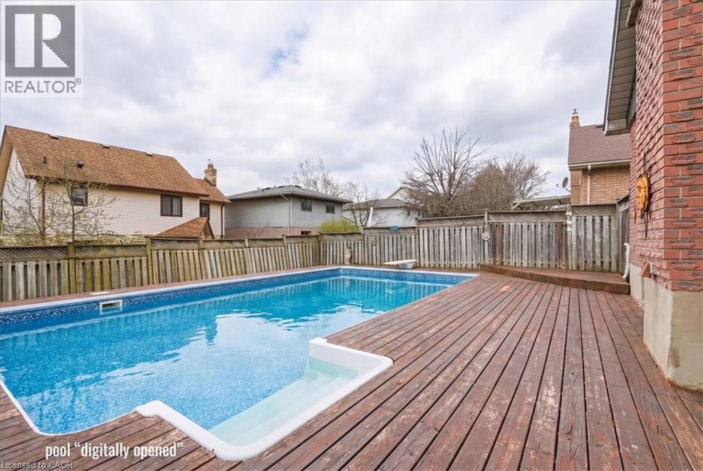 110 MILTON Avenue, Cambridge, Ontario, N3C3W5 — Photo 2