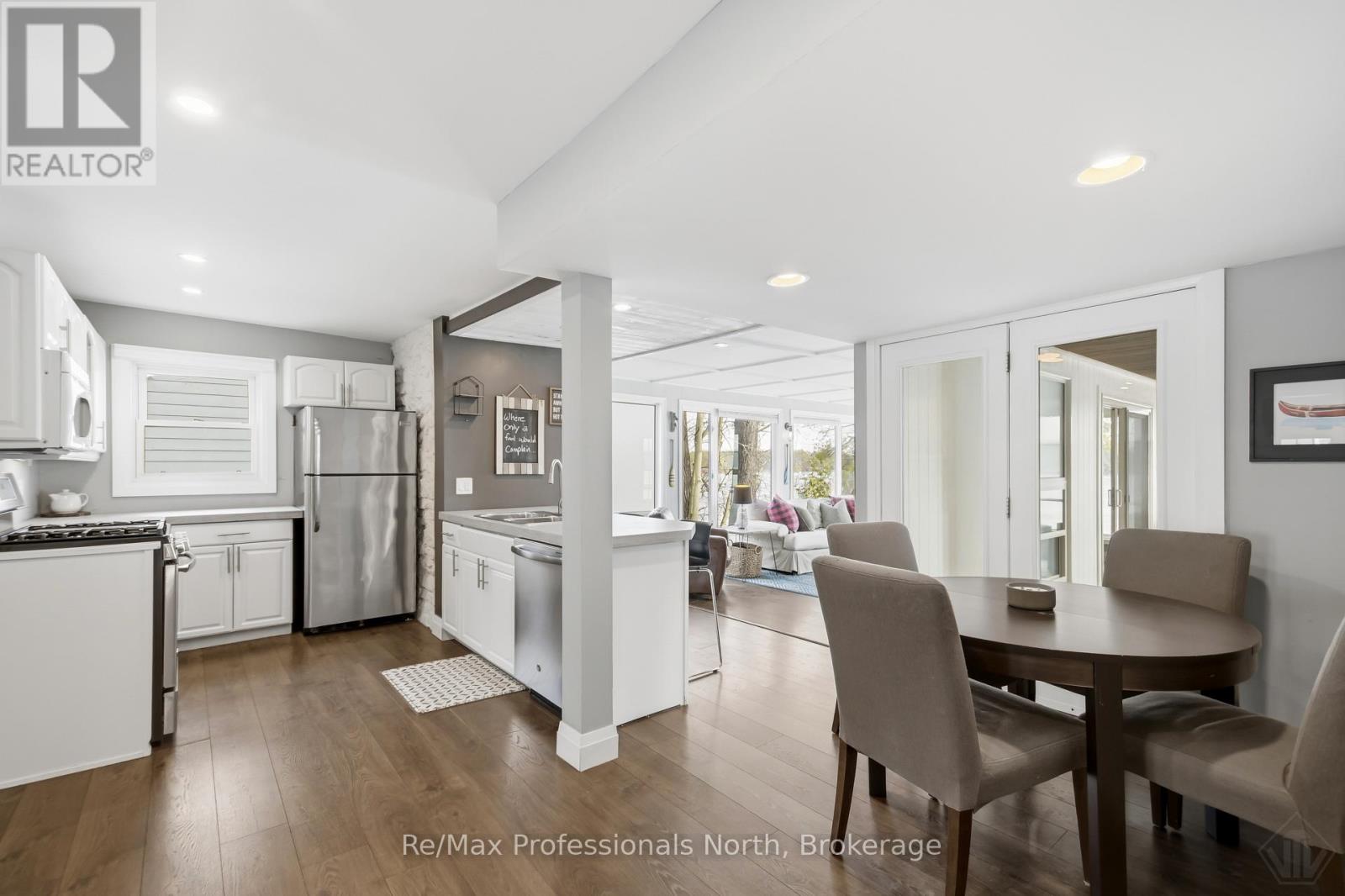 2 - 550 SIXTH STREET, Gravenhurst (Muskoka (S)), Ontario, P1P1M2 — Photo 6